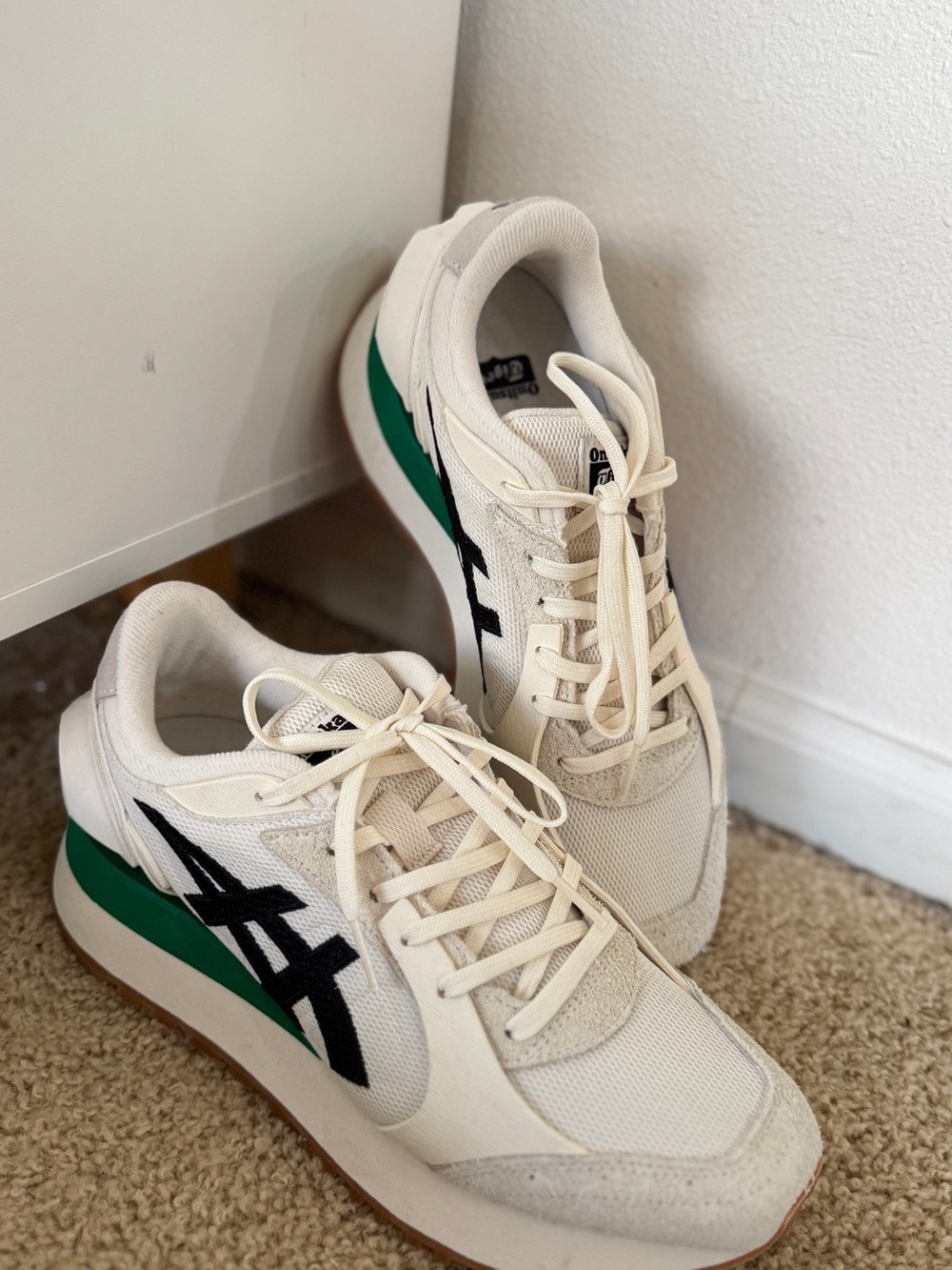 Brand new! Onitsuka Tiger Moage CO Sneakers - Cream/Black